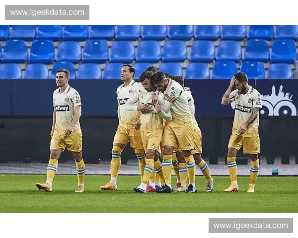 马拉加足球俱乐部的辉煌历史与挑战现状解析