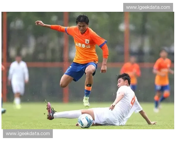 以U15青少年足球联赛为契机推动校园体育融合发展新路径探索